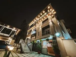 MUSHROOMS - مادغاون