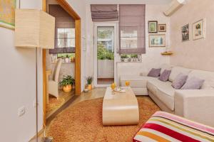 Beautiful Tiki Apartment