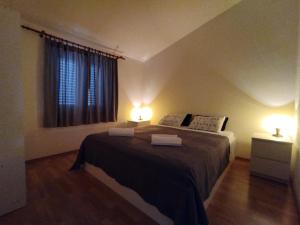 Walk to beach 2BR center, Zrce bus, parking