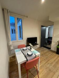 Appartements T1 Bis Cosy proche Gare : photos des chambres