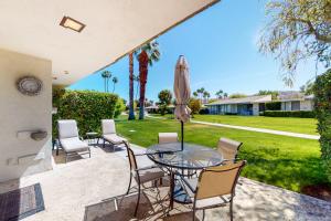 Palm Springs Condo, Sunrise Villas