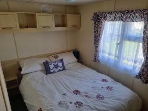 6 BERTH CARAVAN S18 GOLDEN PALM