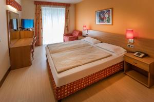 Doppelzimmer mit Gartenblick in der Villa Ideal