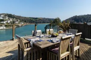 Uphigh - Elevated Family Home with Stunning River Views - Stoke Fleming