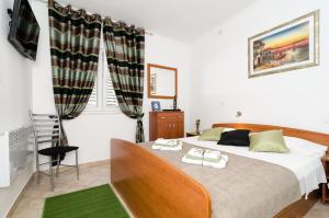 Apartment and Room Kapelica 