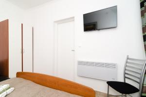 Apartment and Room Kapelica 