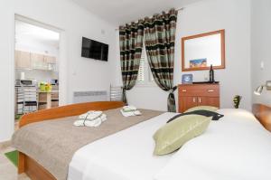 Apartment and Room Kapelica 