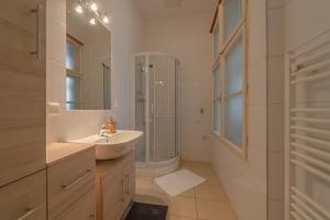 Family Deluxe minutes walk to Schonbrunn Palace