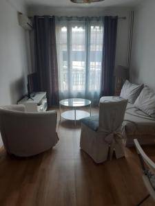 T2 entièrement équipé, proche toutes commodités