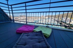 Appartements Bright 75 M With Balcony View On The Port : photos des chambres