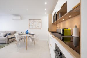 Stylish 2-Br Apartment Steps from the Croisette