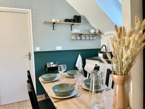 Émeraude Lumineux T3 au cœur du village, à 5 min des plages