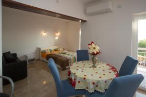 Villa Nives holiday apartment rentals