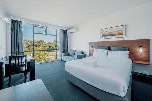 Standard Queen Room room in Red Star Hotel West Ryde