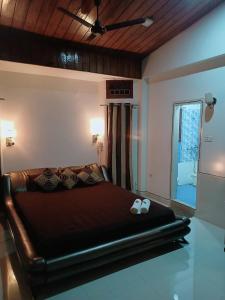 APURBAS PENSIONE DISPUR