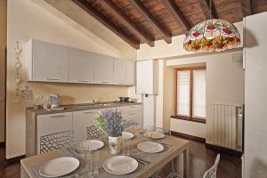 LA FINESTRA SUL LAGO