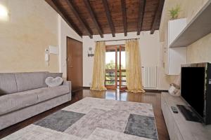 LA FINESTRA SUL LAGO