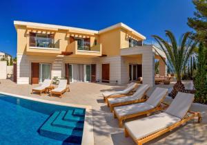 Luxury Villa Hvar Deluxe Palace 2 with pool at the beach