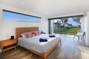 Oceanside I Pet Friendly Absolute Beachfront