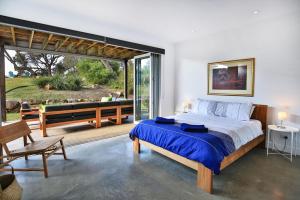 Oceanside I Pet Friendly Absolute Beachfront