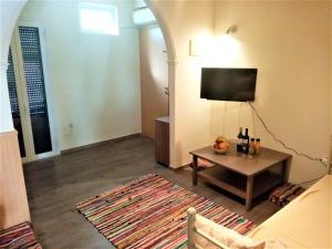 Melina Garitsa Corfu Town