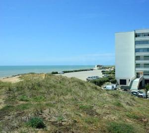 Maisons de vacances Bungalow de 3 chambres avec piscine partagee et jardin clos a Saint Jean de Monts a 2 km de la plage : photos des chambres