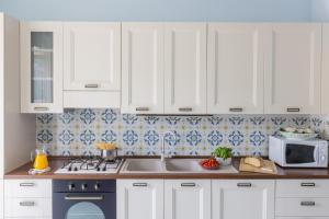 SorrentoVibes - City Home in Sorrento with Balcony and view