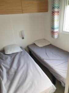 Campings MOBIL HOME 8 PERSONNES 2 SALLES DE BAIN 40 m2 HAUT STANDING : photos des chambres