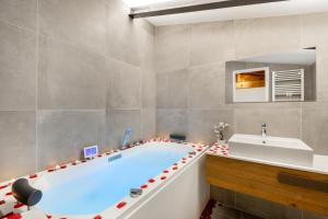 Residence Meynadier - apartments - New - AC - Wifi - Close Beach and Palais - LRA Cannes