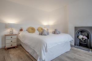 Brook Cottage Green - 2 Bedroom Cottage - Dale