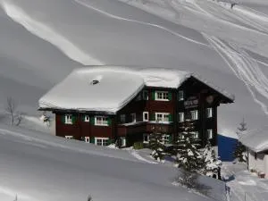 Brücklmeier Ferienwohnungen - St. Antönien