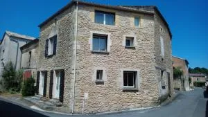 Grande maison de ville avec cheminée et loggia - Gavaudun