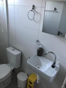 Apto terreo com piscina, quintal e churrasqueira
