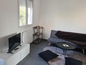 Appartements JOLIE F1 NEUF ET FONCTIONNEL : photos des chambres