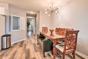 Myrtle Beach Condo about 2 Mi to Surfside Beach!