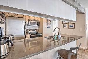 Cozy East Vail Condo about 6 Mi to Vail Village!