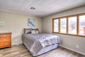 White House of Red Wing with Wii Video Game!