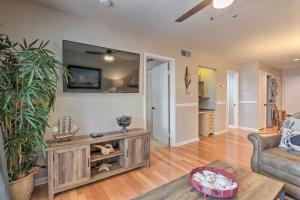 Walk to Folly Field Beach Island Escape with Pool