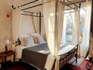 Hotels Hotel Saint Cyr : photos des chambres