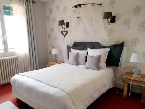 Hotels Hotel Saint Cyr : photos des chambres