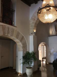 Ucciardhome hotel, 
Palermo, Italy.
The photo picture quality can be
variable. We apologize if the
quality is of an unacceptable
level.