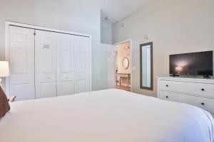 Bahama Bay Resort 18702