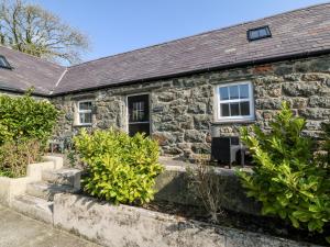 Bwthyn y Dderwen (Oak Cottage)