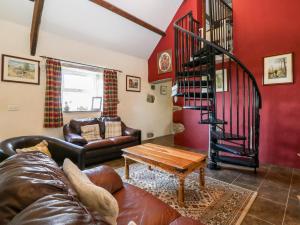 Bwthyn y Dderwen Oak Cottage