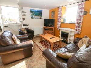 Bwthyn Celyn Holly Cottage