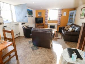 Bwthyn Celyn Holly Cottage