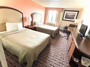 Standard Double Room Smoking room in Fairbridge Hotel Cleveland East