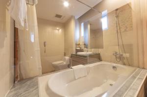 Phòng Deluxe Giường Đôi/2 Giường Đơn (Deluxe Double or Twin)