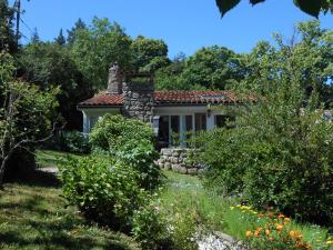 Lodges Les Grangeonnes, gites nature, piscine, sauna pour accueil familiale ou de groupe : photos des chambres