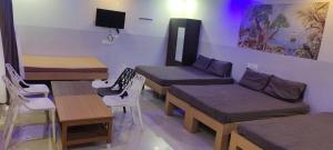 C M HOTEL NEW